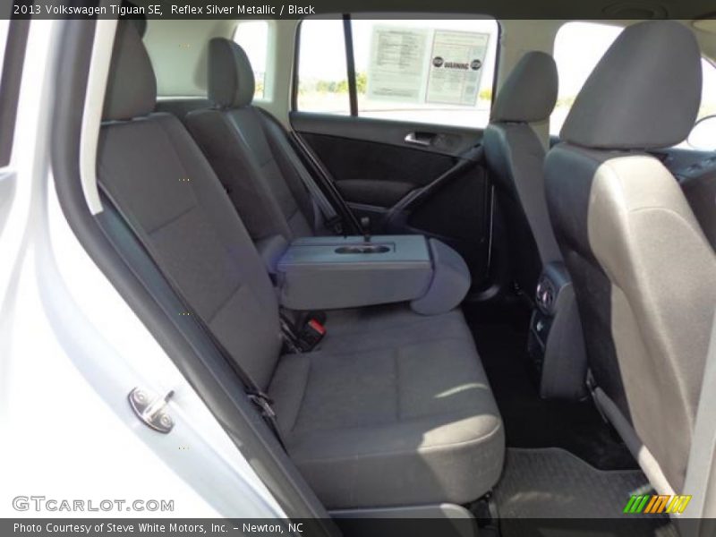 Reflex Silver Metallic / Black 2013 Volkswagen Tiguan SE