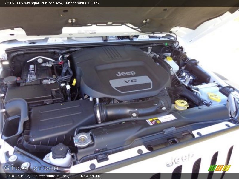 Bright White / Black 2016 Jeep Wrangler Rubicon 4x4