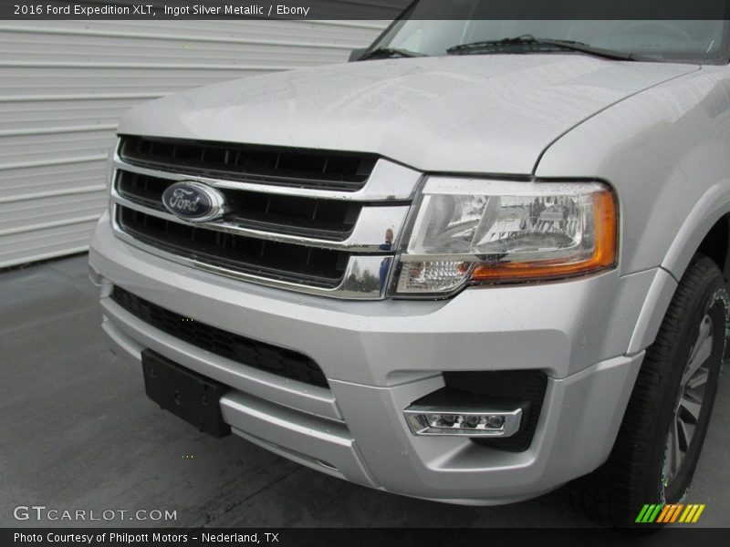 Ingot Silver Metallic / Ebony 2016 Ford Expedition XLT