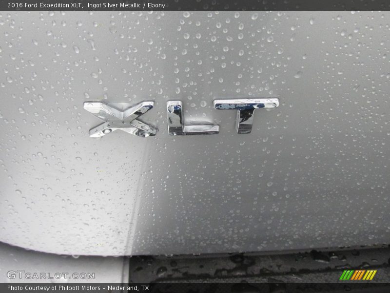 Ingot Silver Metallic / Ebony 2016 Ford Expedition XLT