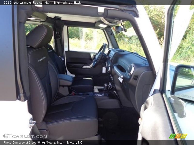 Bright White / Black 2016 Jeep Wrangler Rubicon 4x4