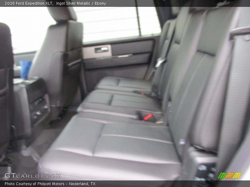 Ingot Silver Metallic / Ebony 2016 Ford Expedition XLT