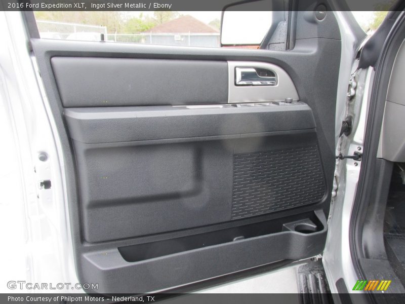 Ingot Silver Metallic / Ebony 2016 Ford Expedition XLT
