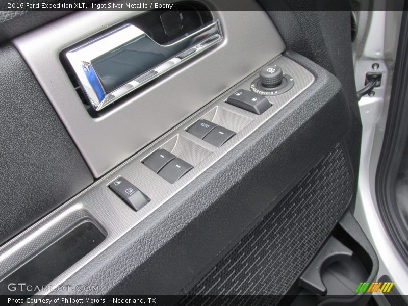 Ingot Silver Metallic / Ebony 2016 Ford Expedition XLT