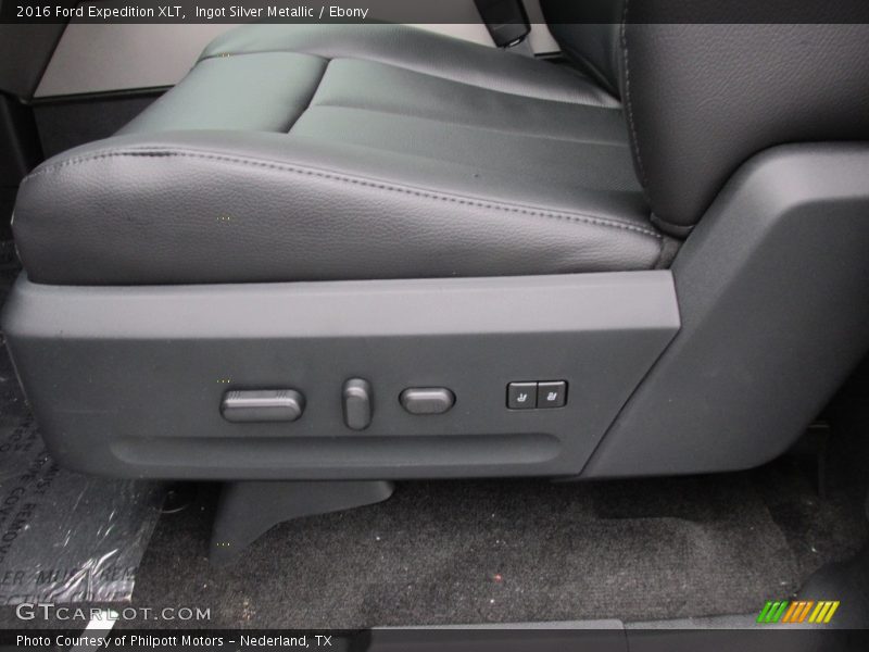 Ingot Silver Metallic / Ebony 2016 Ford Expedition XLT