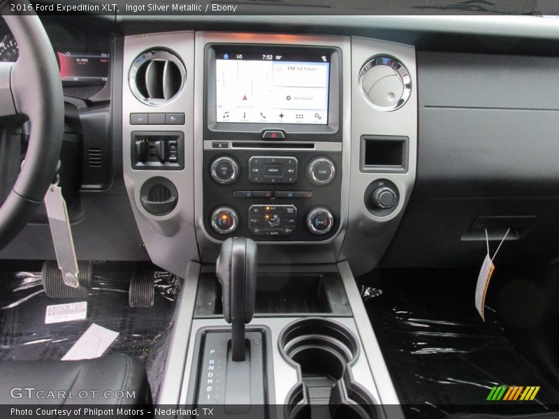Ingot Silver Metallic / Ebony 2016 Ford Expedition XLT
