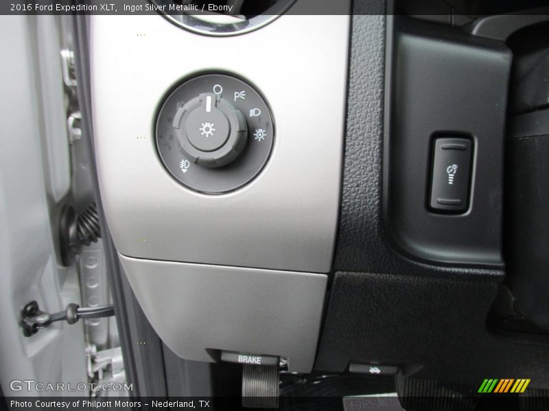 Ingot Silver Metallic / Ebony 2016 Ford Expedition XLT