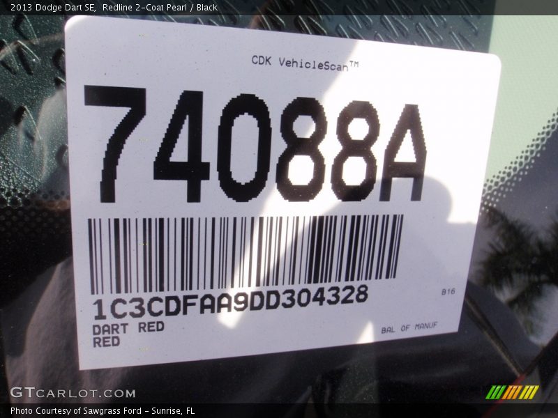 Redline 2-Coat Pearl / Black 2013 Dodge Dart SE