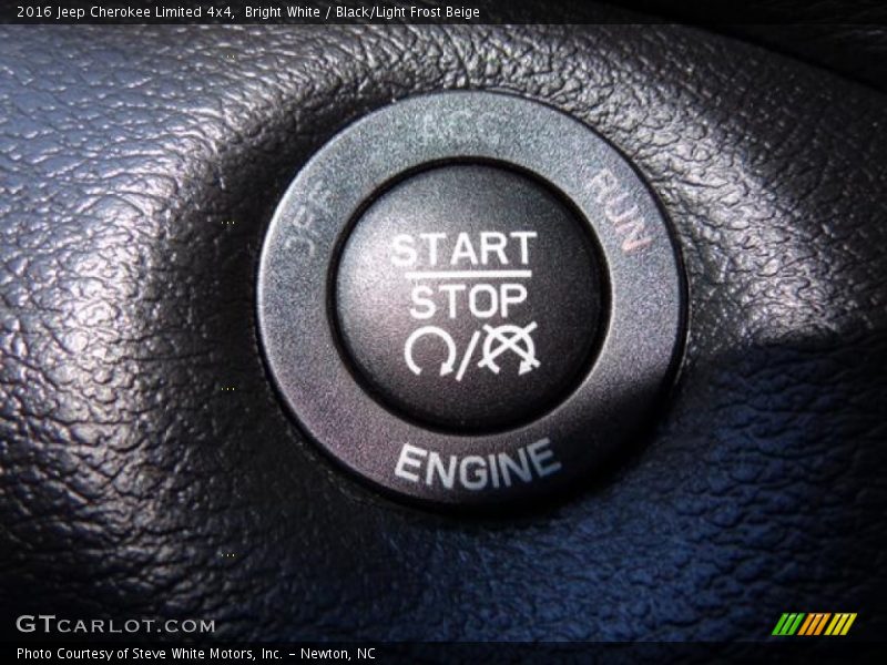 Bright White / Black/Light Frost Beige 2016 Jeep Cherokee Limited 4x4