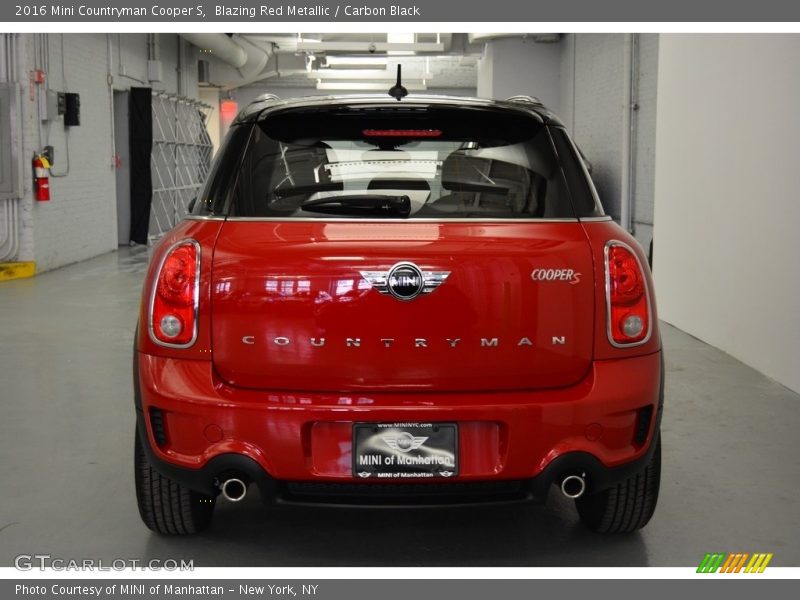 Blazing Red Metallic / Carbon Black 2016 Mini Countryman Cooper S