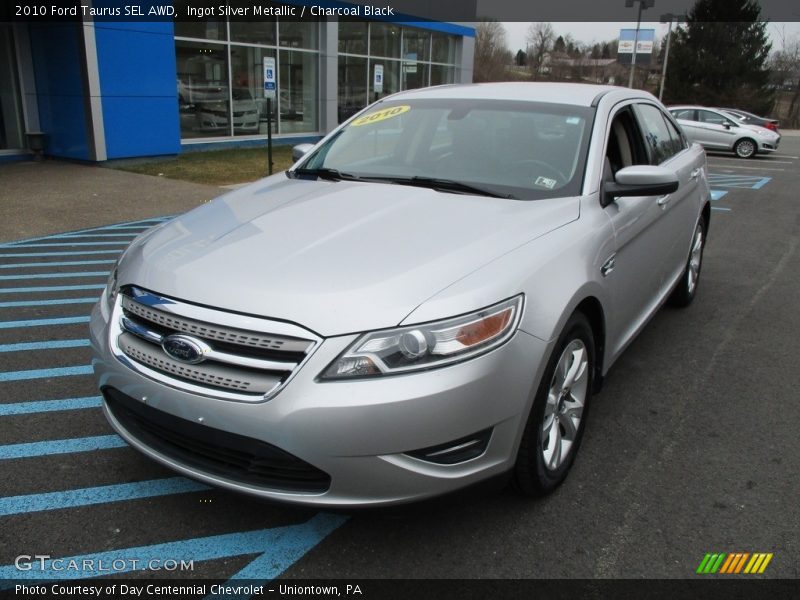 Front 3/4 View of 2010 Taurus SEL AWD