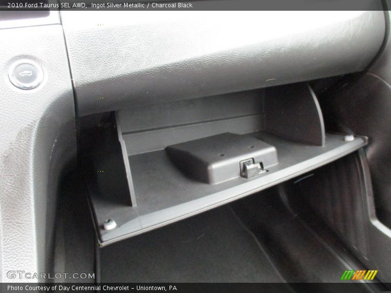 Ingot Silver Metallic / Charcoal Black 2010 Ford Taurus SEL AWD