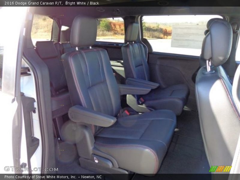 Bright White / Black 2016 Dodge Grand Caravan R/T
