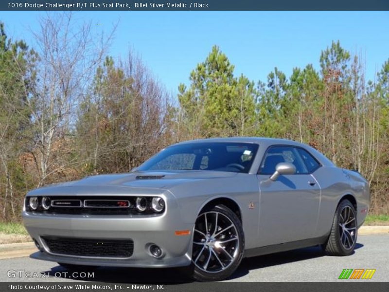 Front 3/4 View of 2016 Challenger R/T Plus Scat Pack