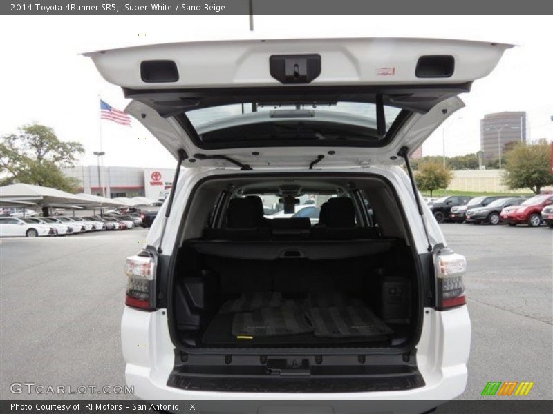 Super White / Sand Beige 2014 Toyota 4Runner SR5