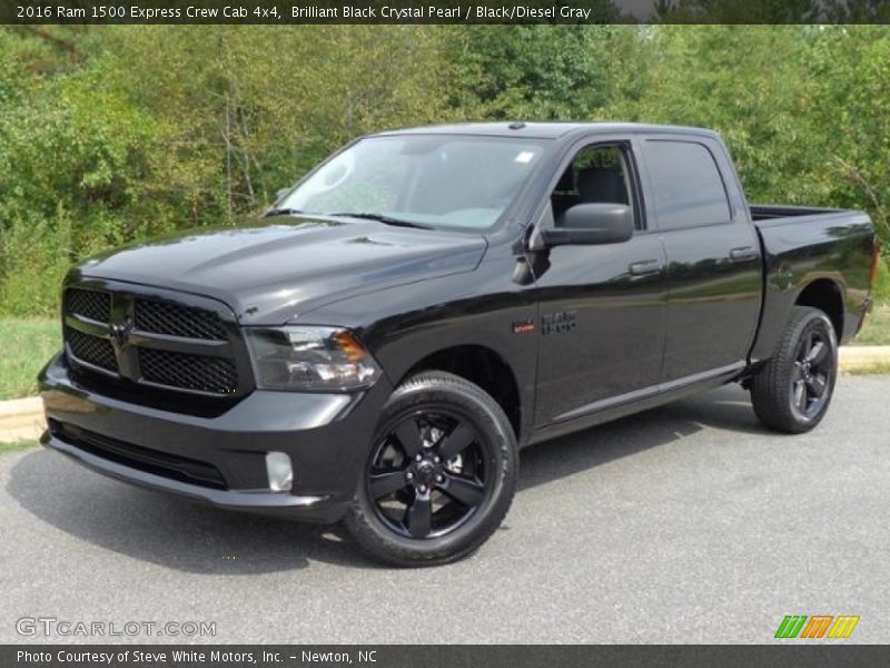 Front 3/4 View of 2016 1500 Express Crew Cab 4x4