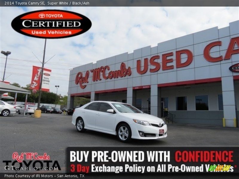 Super White / Black/Ash 2014 Toyota Camry SE