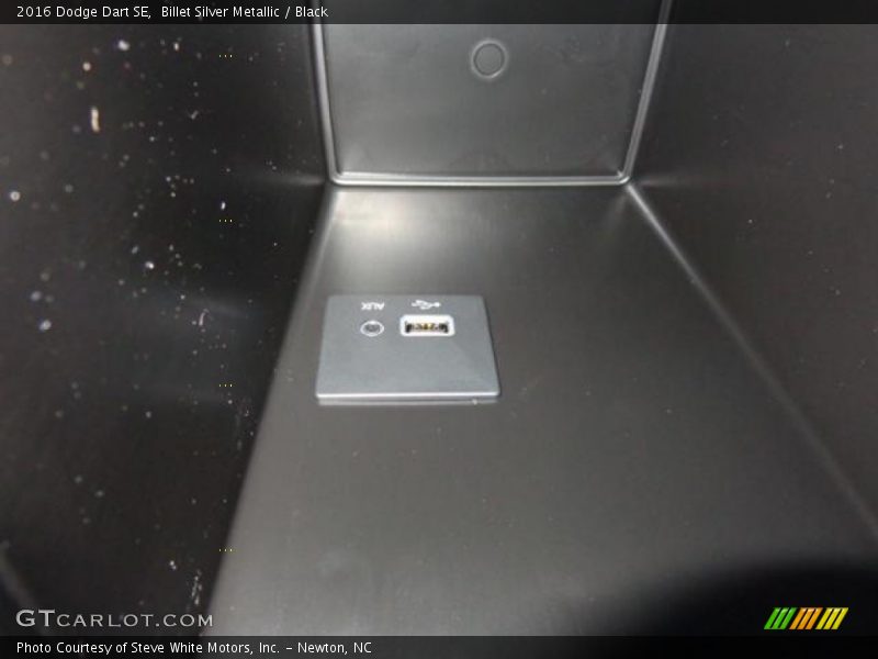 Billet Silver Metallic / Black 2016 Dodge Dart SE