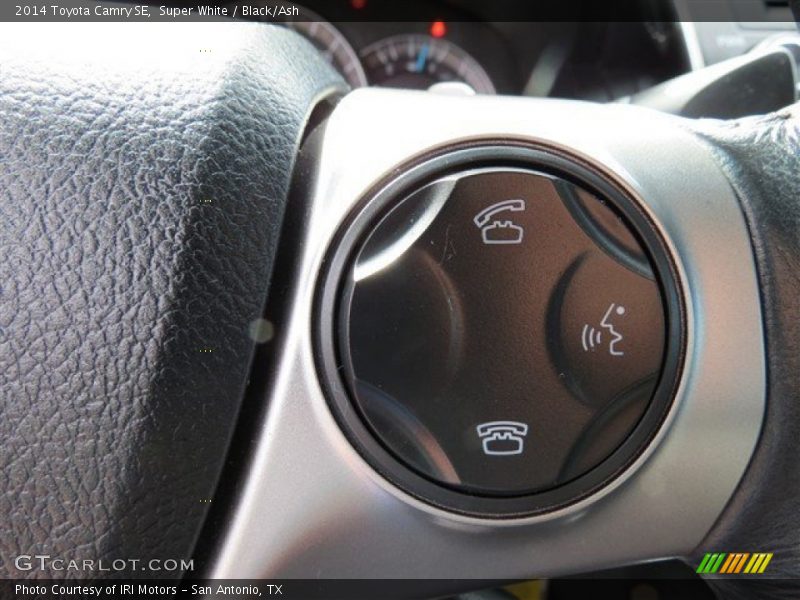 Super White / Black/Ash 2014 Toyota Camry SE