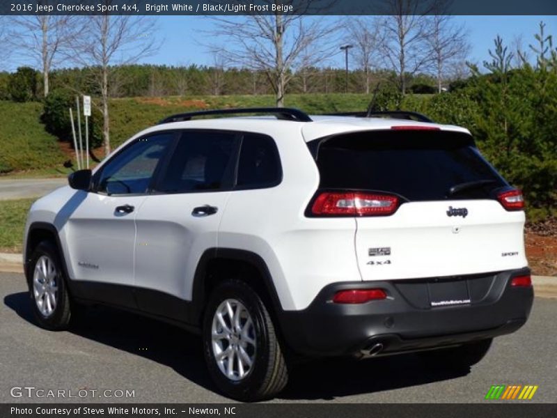 Bright White / Black/Light Frost Beige 2016 Jeep Cherokee Sport 4x4