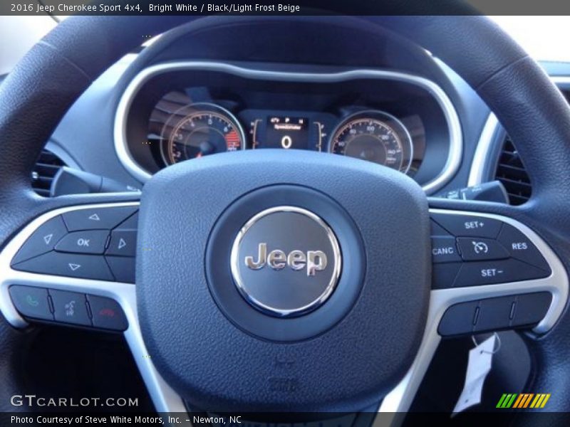Bright White / Black/Light Frost Beige 2016 Jeep Cherokee Sport 4x4