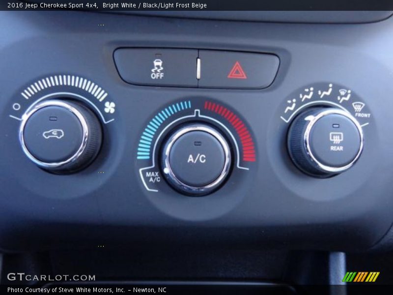 Bright White / Black/Light Frost Beige 2016 Jeep Cherokee Sport 4x4