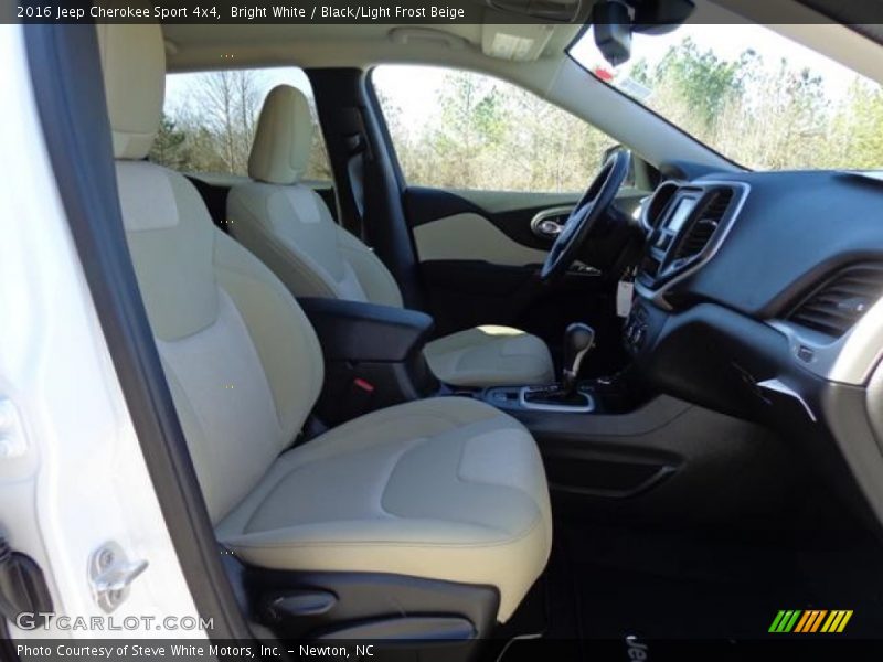 Bright White / Black/Light Frost Beige 2016 Jeep Cherokee Sport 4x4
