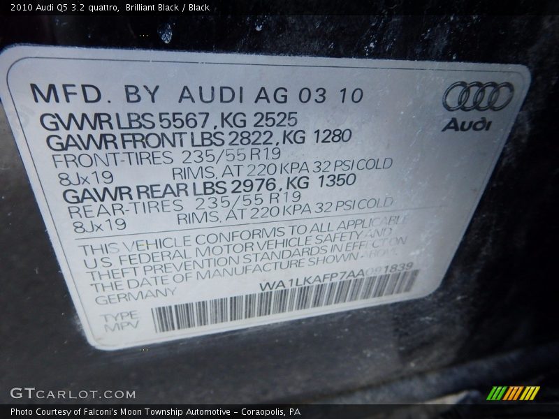 Brilliant Black / Black 2010 Audi Q5 3.2 quattro