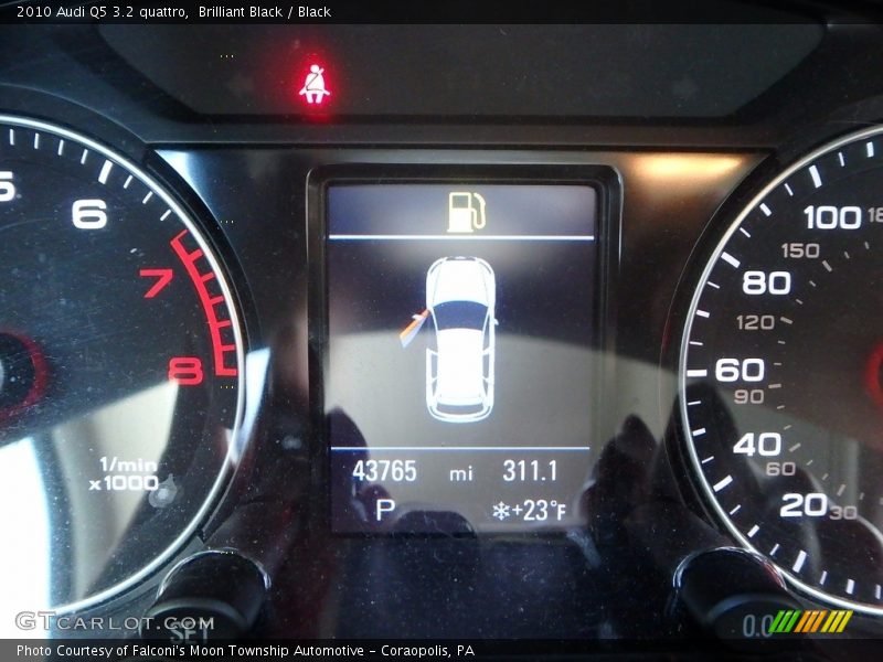 Brilliant Black / Black 2010 Audi Q5 3.2 quattro