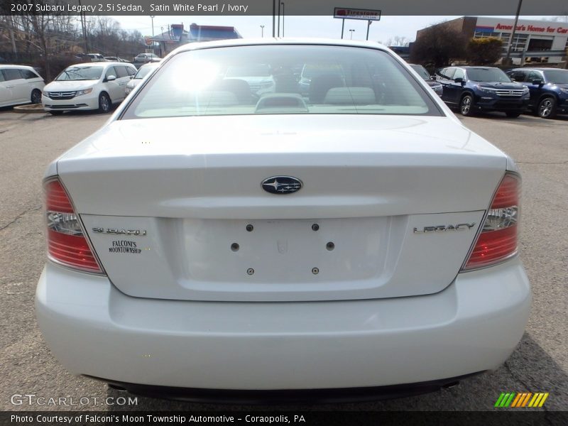 Satin White Pearl / Ivory 2007 Subaru Legacy 2.5i Sedan