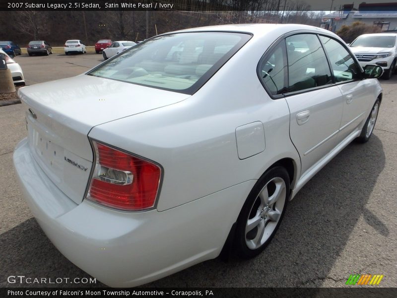 Satin White Pearl / Ivory 2007 Subaru Legacy 2.5i Sedan