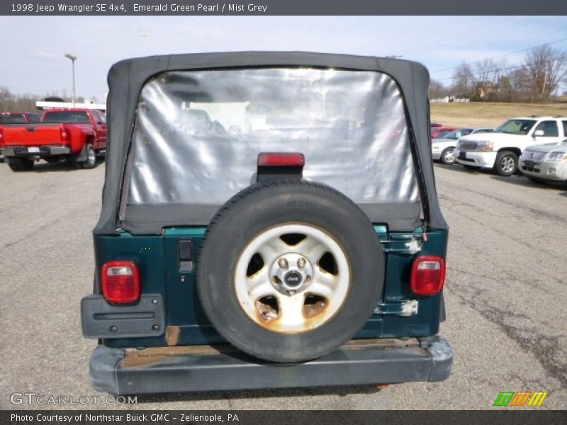 Emerald Green Pearl / Mist Grey 1998 Jeep Wrangler SE 4x4