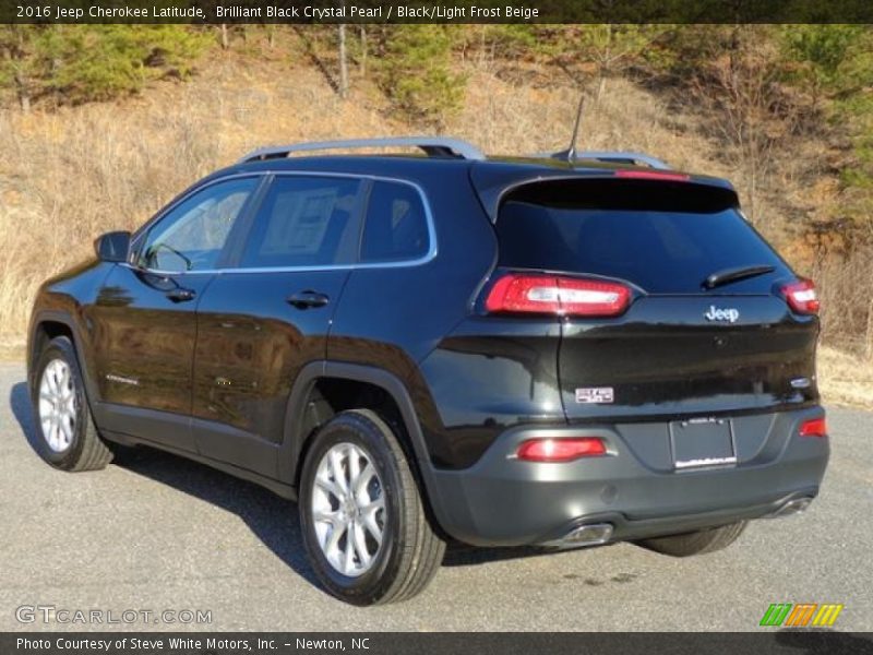 Brilliant Black Crystal Pearl / Black/Light Frost Beige 2016 Jeep Cherokee Latitude