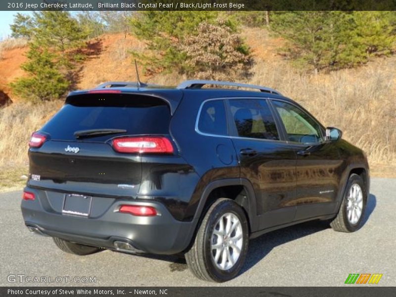 Brilliant Black Crystal Pearl / Black/Light Frost Beige 2016 Jeep Cherokee Latitude