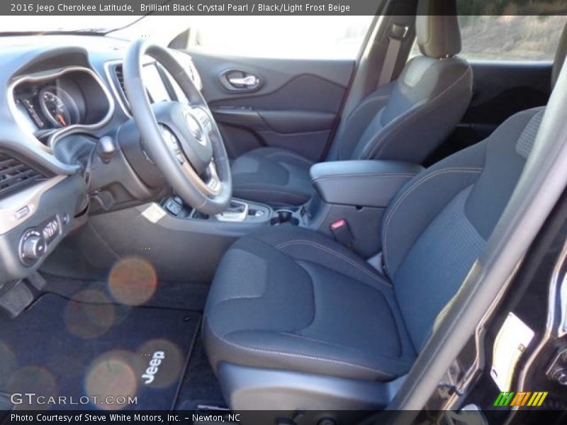 Brilliant Black Crystal Pearl / Black/Light Frost Beige 2016 Jeep Cherokee Latitude