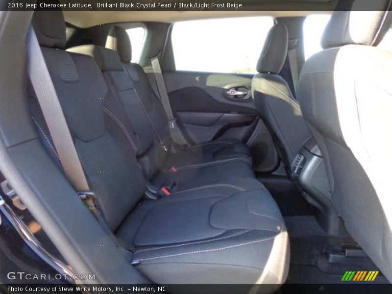 Brilliant Black Crystal Pearl / Black/Light Frost Beige 2016 Jeep Cherokee Latitude