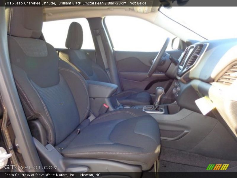 Brilliant Black Crystal Pearl / Black/Light Frost Beige 2016 Jeep Cherokee Latitude