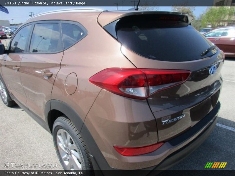 Mojave Sand / Beige 2016 Hyundai Tucson SE
