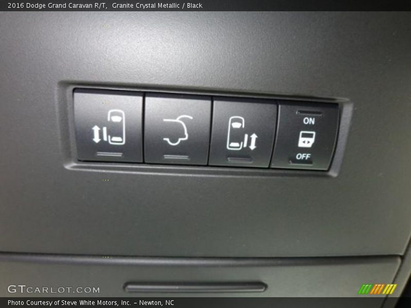 Granite Crystal Metallic / Black 2016 Dodge Grand Caravan R/T