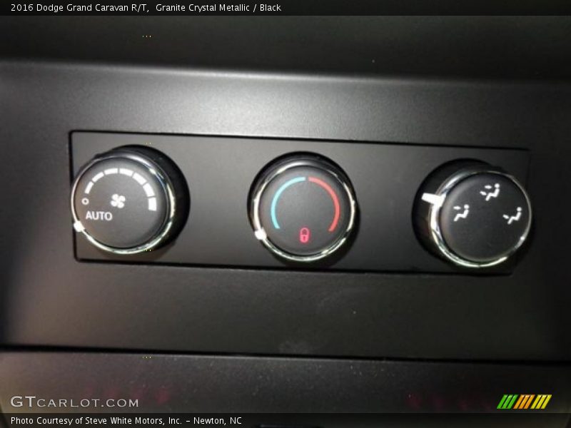 Granite Crystal Metallic / Black 2016 Dodge Grand Caravan R/T