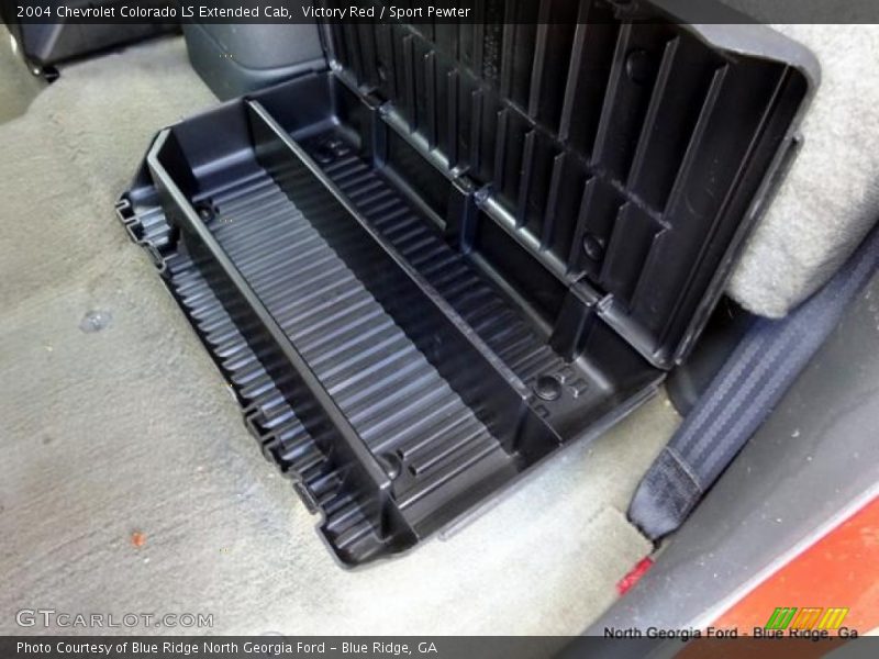 Victory Red / Sport Pewter 2004 Chevrolet Colorado LS Extended Cab