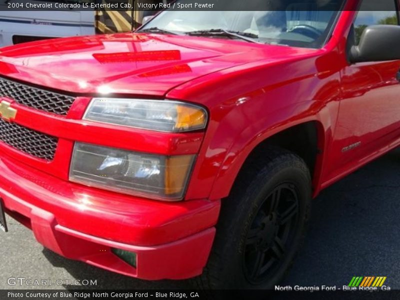 Victory Red / Sport Pewter 2004 Chevrolet Colorado LS Extended Cab