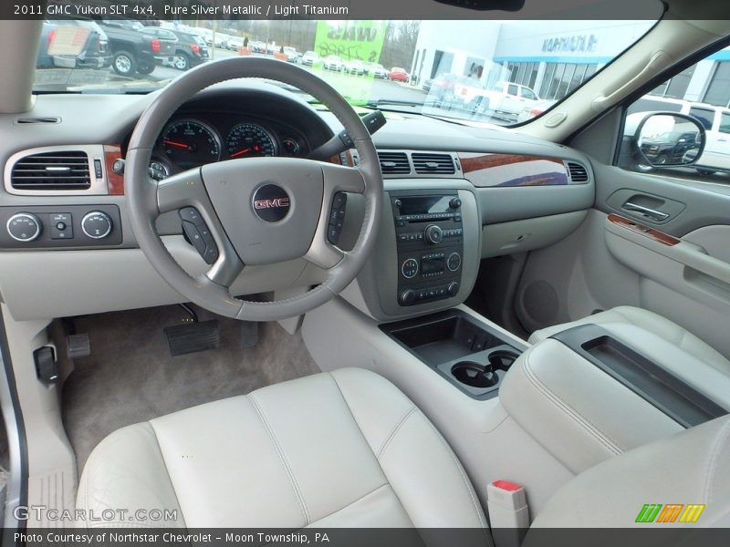  2011 Yukon SLT 4x4 Light Titanium Interior