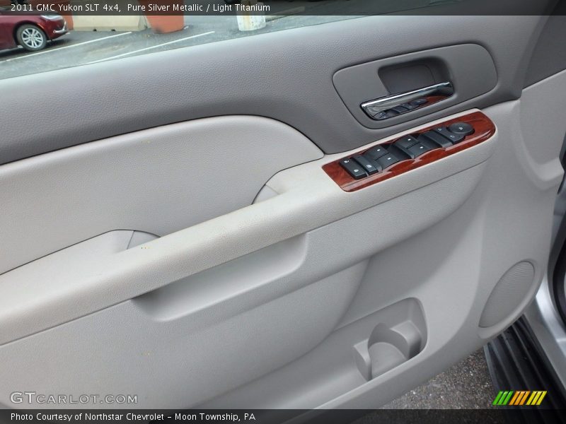Pure Silver Metallic / Light Titanium 2011 GMC Yukon SLT 4x4