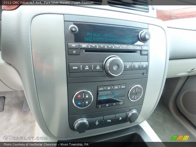 Pure Silver Metallic / Light Titanium 2011 GMC Yukon SLT 4x4