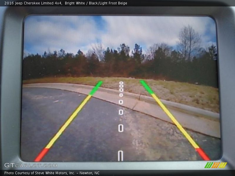 Bright White / Black/Light Frost Beige 2016 Jeep Cherokee Limited 4x4