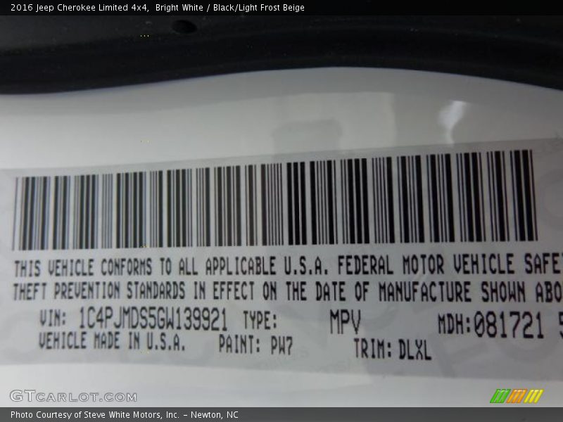 Bright White / Black/Light Frost Beige 2016 Jeep Cherokee Limited 4x4