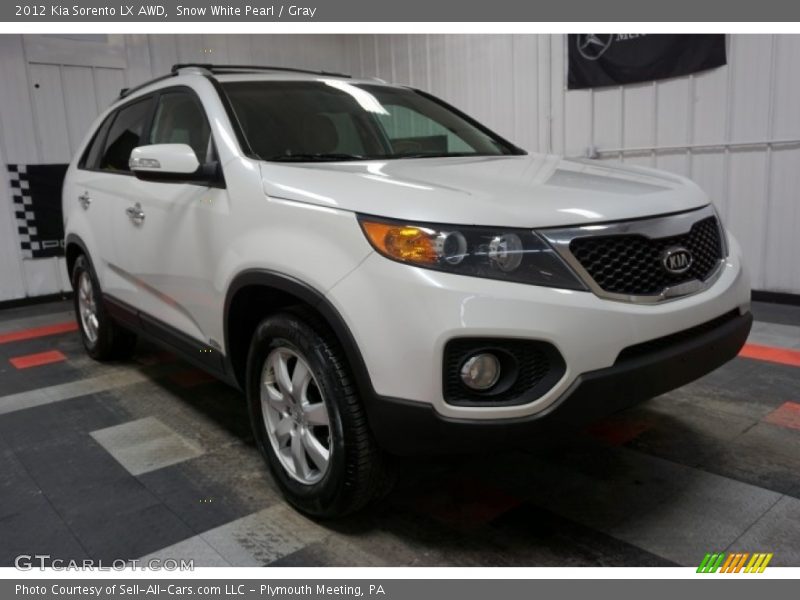 Snow White Pearl / Gray 2012 Kia Sorento LX AWD