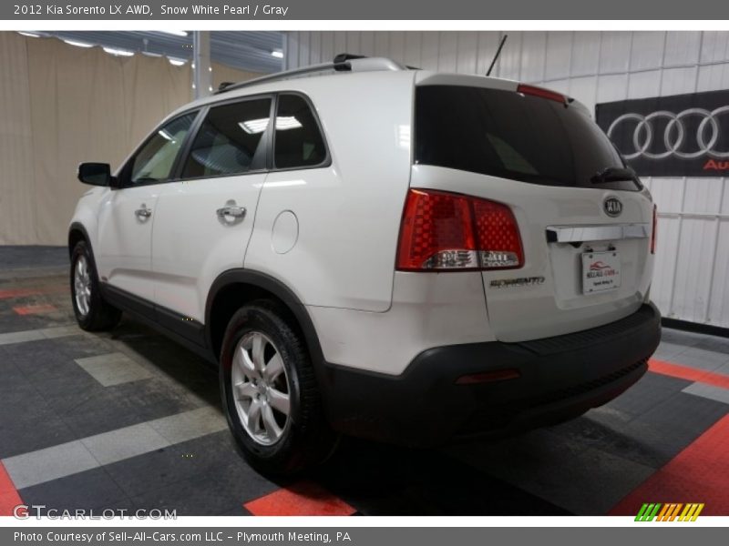 Snow White Pearl / Gray 2012 Kia Sorento LX AWD