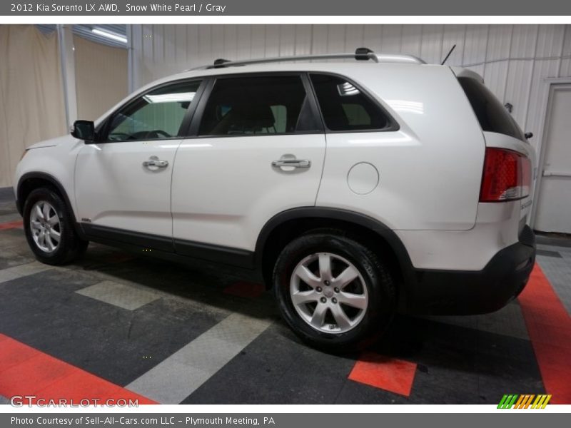 Snow White Pearl / Gray 2012 Kia Sorento LX AWD